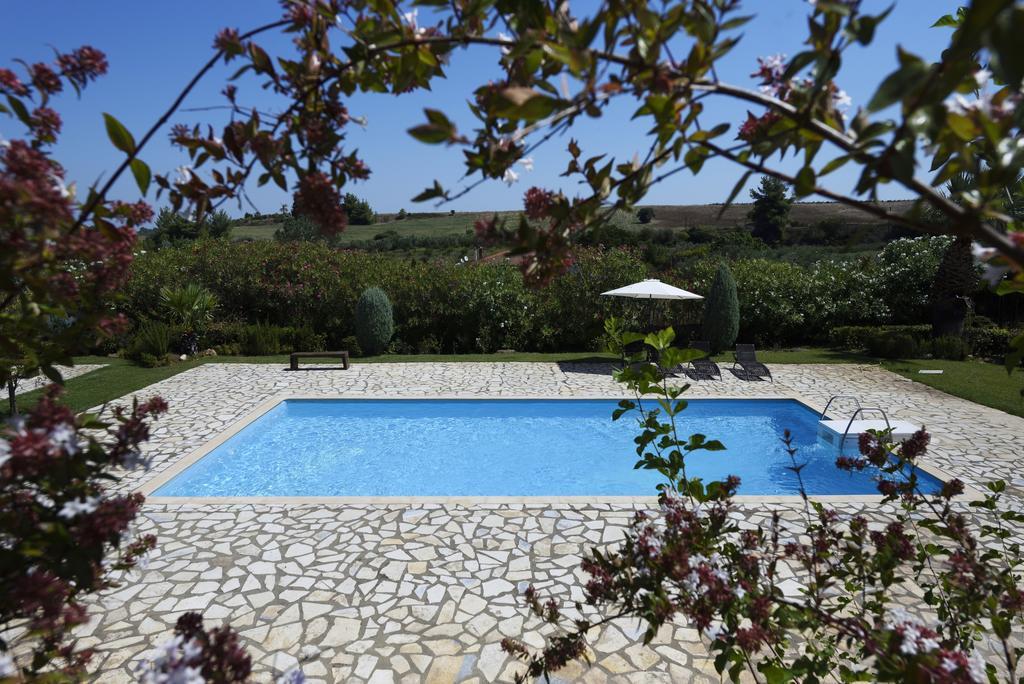 Beautiful Sani Villa Экстерьер фото